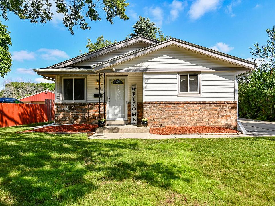 1st image of 8134 West Beechwood AVENUE