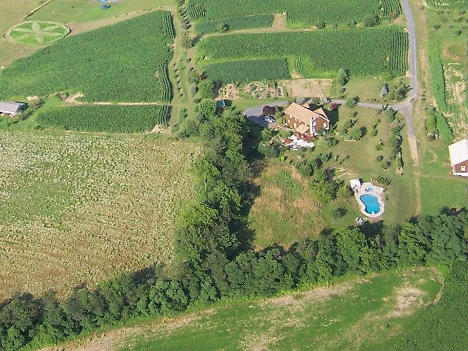 2nd image of 3894 Blacksmith Rd