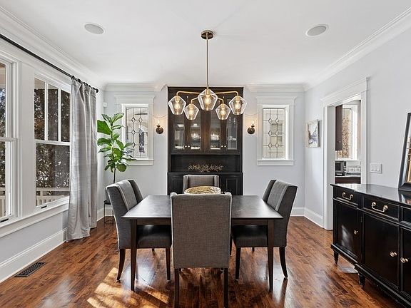 DiningRoom