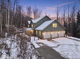 25840 Louinda Cir, Eagle River, AK 99577