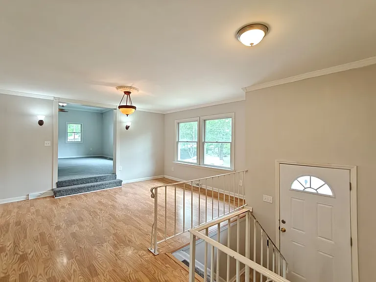252 Terry Ln — Photo 4