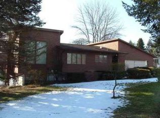 576 Bay East Dr, Traverse City, MI 49686