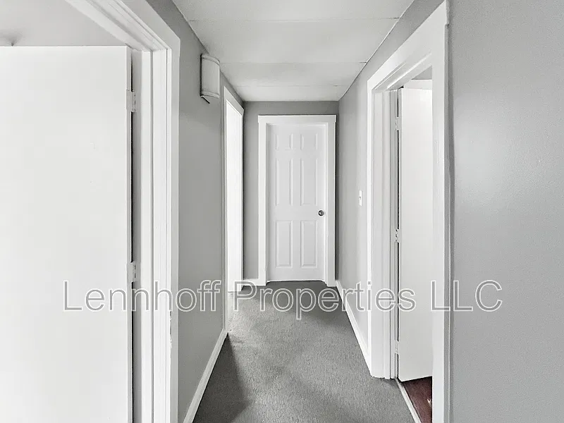 3 bed, 1.0 bath, $1,975 — Photo 4