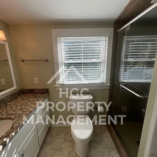 527 Patrick St — Photo 9