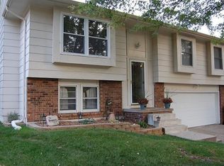 4203 87th St, Urbandale, IA 50322