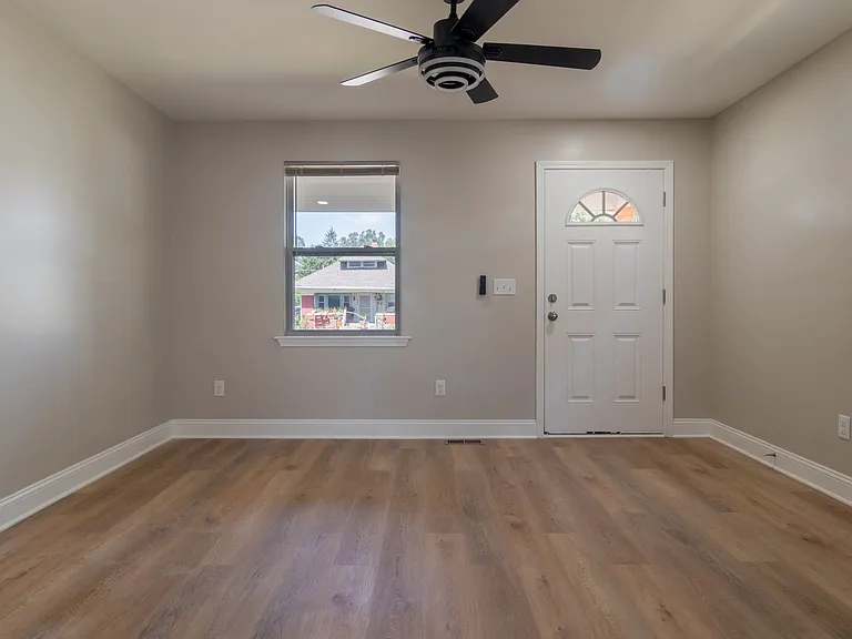 1345 N Olney St — Photo 10