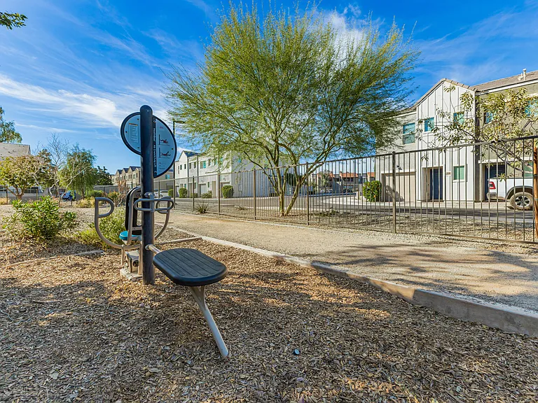 2265 W Echo Ln — Photo 35