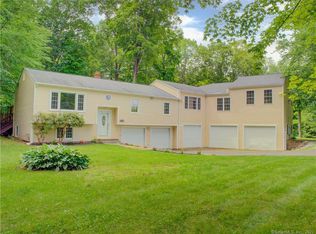 172 Loughlin Rd, Oxford, CT 06478