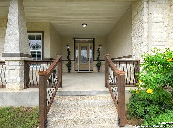 4th image of 2318 Geneseo Oaks