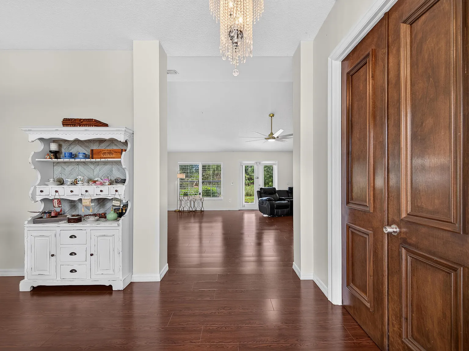 4 bed, 2672 sqft, $3,400 — Photo 4