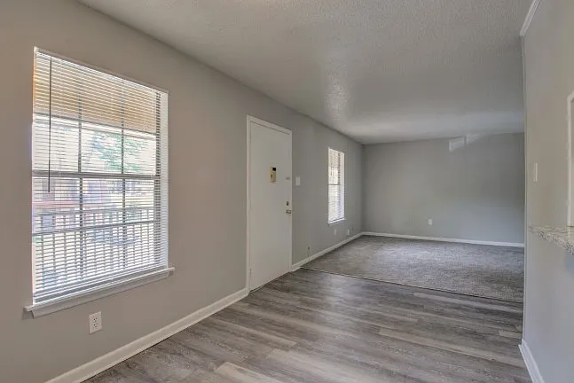 Breckenridge Square Apartments — Photo 6