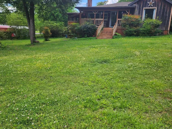 239 Park St, Rossville, GA 30741