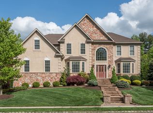 6 Sarah Ct, Mount Laurel, NJ 08054