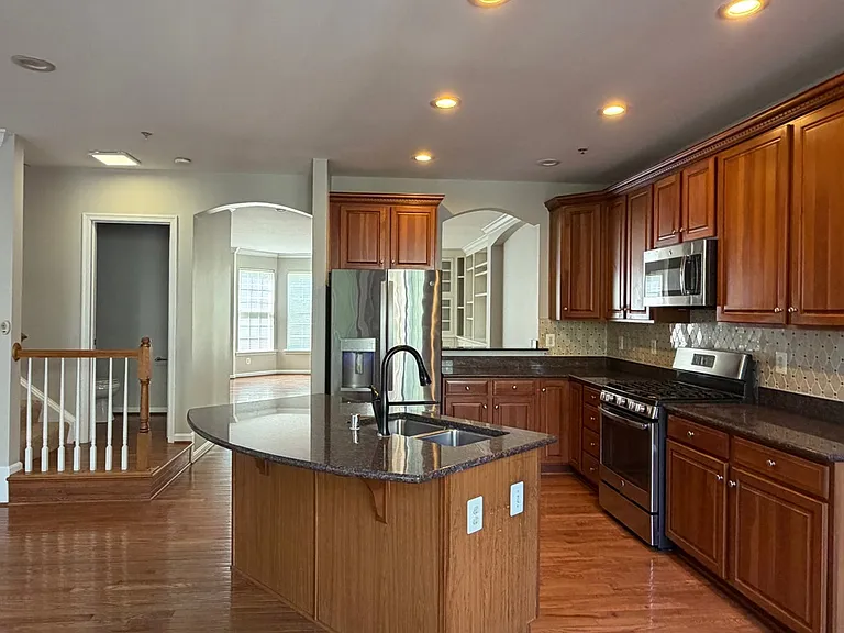 233 Galewood Dr — Photo 4