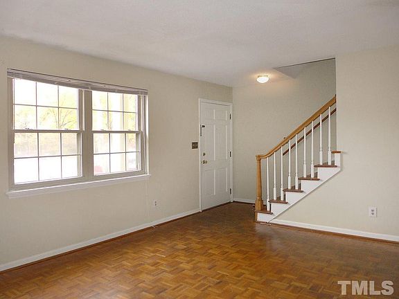 3rd image of 1002 Willow Dr APT 36