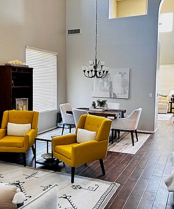 FORMAL ENTRY AND DINING