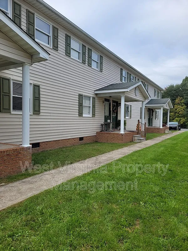2 bed, 1.0 bath, $1,150 — Photo 3