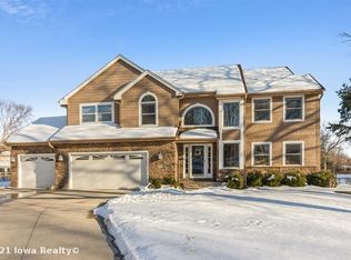 6001 Greywood Cir, Johnston, IA 50131