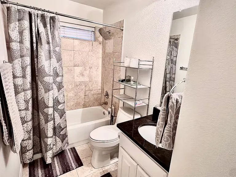 1237 Tioga Dr — Photo 3