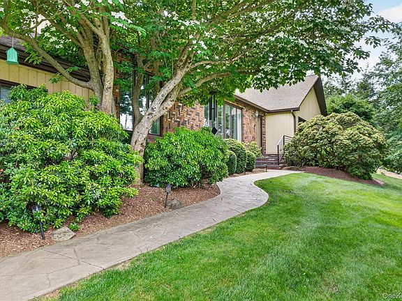 3rd image of 40 Farrell Drive