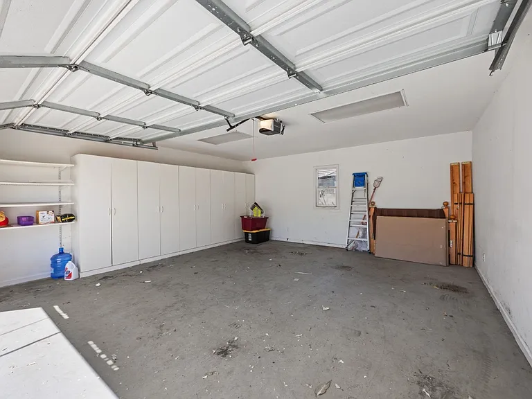 223 S Altura Rd — Photo 15
