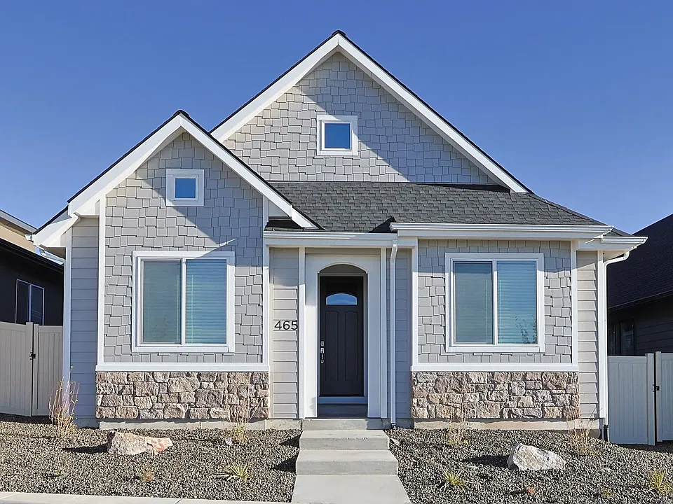 465 E Chevy Dr