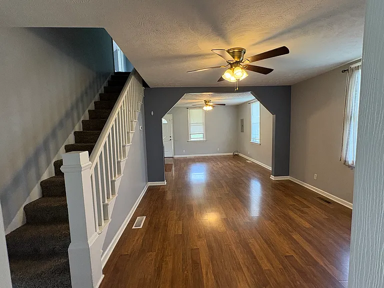 5917 Mount Clare Rd — Photo 2