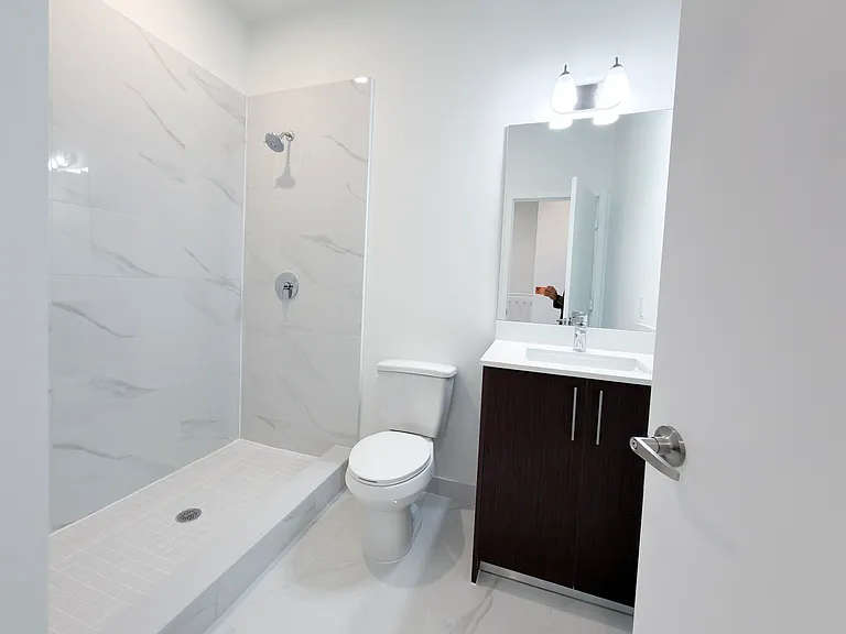 132 NW 10th Pl — Photo 8