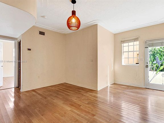 2nd image of 1335 Pennsylvania Ave APT 4