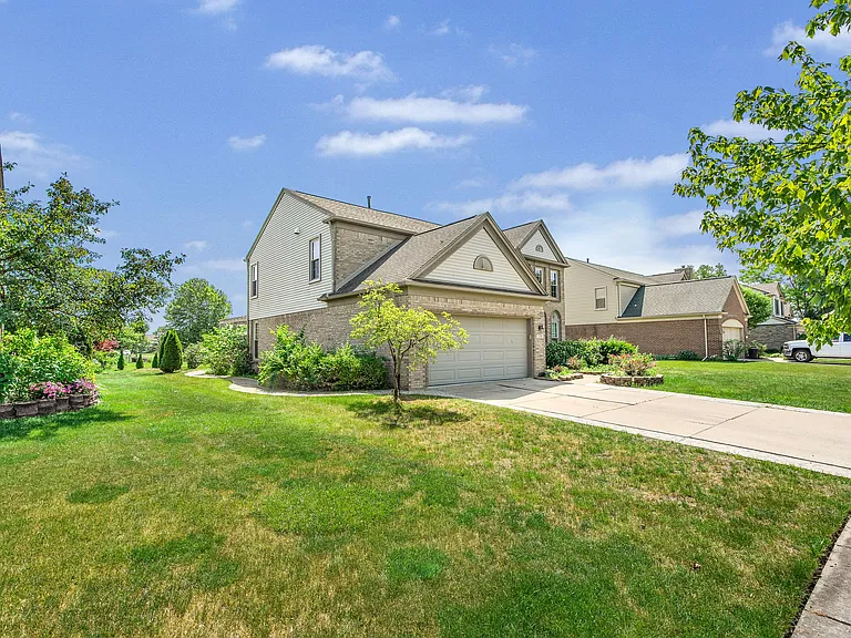 1751 Lanhan Ct — Photo 37