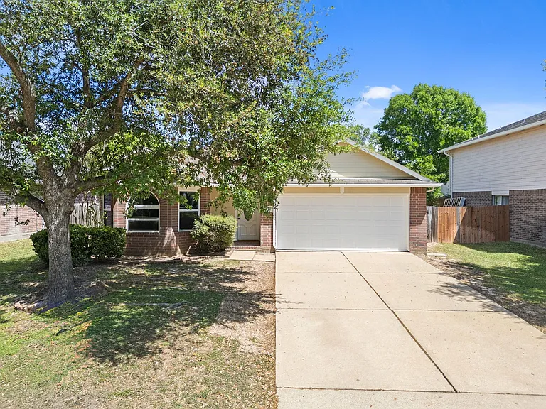 3910 Crystal Pass Ct — Photo 1