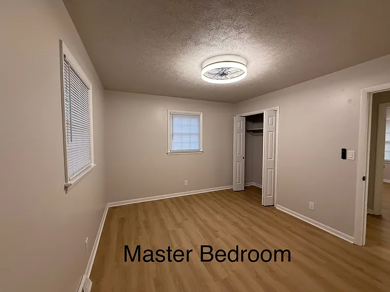241 Kenmore Dr — Photo 8