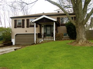 4557 Burkey Rd, Youngstown, OH 44515