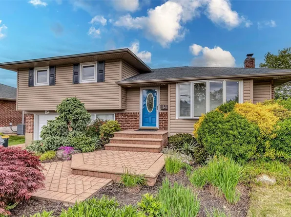 14 Eleanor Lane, Plainview, NY 11803