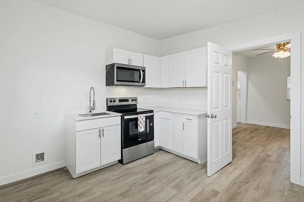 1 bed, $895 — Photo 4