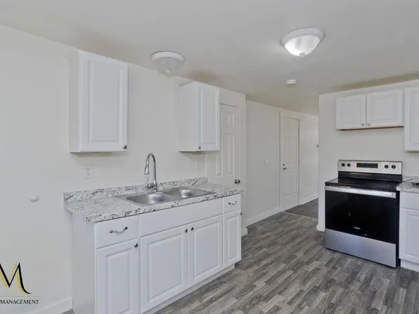 61 West Street Apartments, 61 West St #F, Ware, MA 01082
