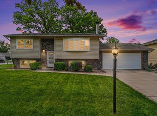 2801 Crabapple Ln, Hobart, IN 46342