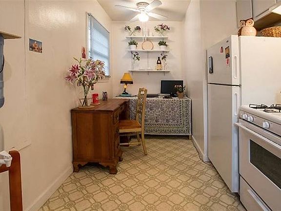 5th image of 2615 East St