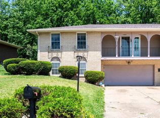 1405 W Daytona Dr, Peoria, IL 61614