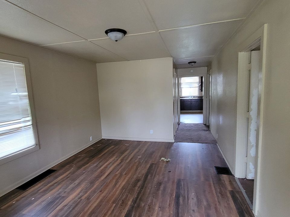 2nd image of 3240 Byrkit St