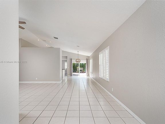 3rd image of 1524 Canary Island Dr