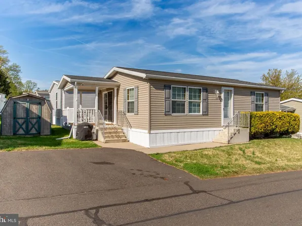 2304 Brownsville Rd, Langhorne, PA 19053