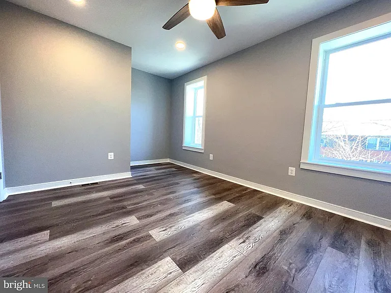 1210 Half St SW — Photo 15