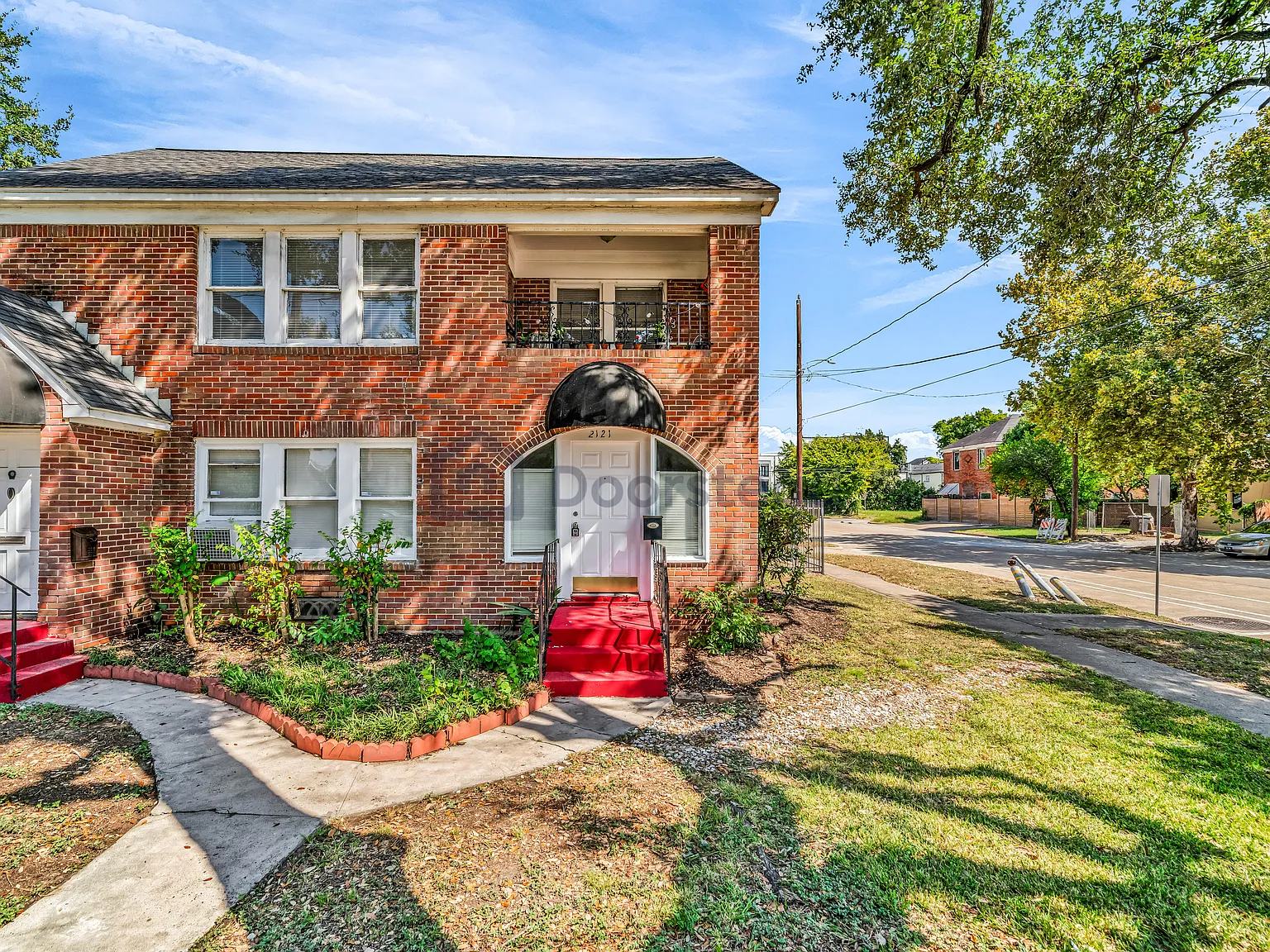 2 bed, 1.5 bath, 1350 sqft, $1,550 — Photo 1