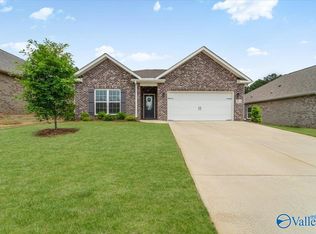 4010 Rockland Cir SE, Owens Cross Roads, AL 35763