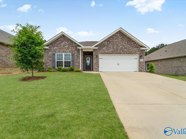 4010 Rockland Cir SE, Owens Cross Roads, AL 35763