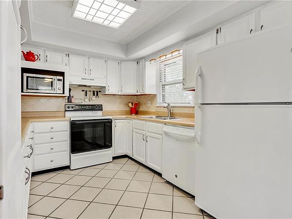 5th image of 9911 Flora Ave