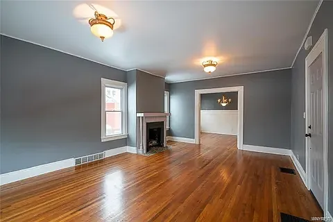3 bed, 1900 sqft, $2,250 — Photo 2