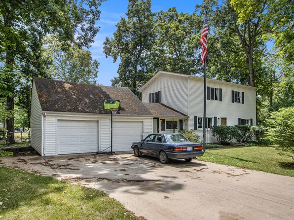 435 W Main St, Centreville, MI 49032