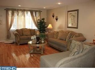 2740 S 10th St, Philadelphia, PA 19148